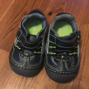 Infant walking shoes size 3